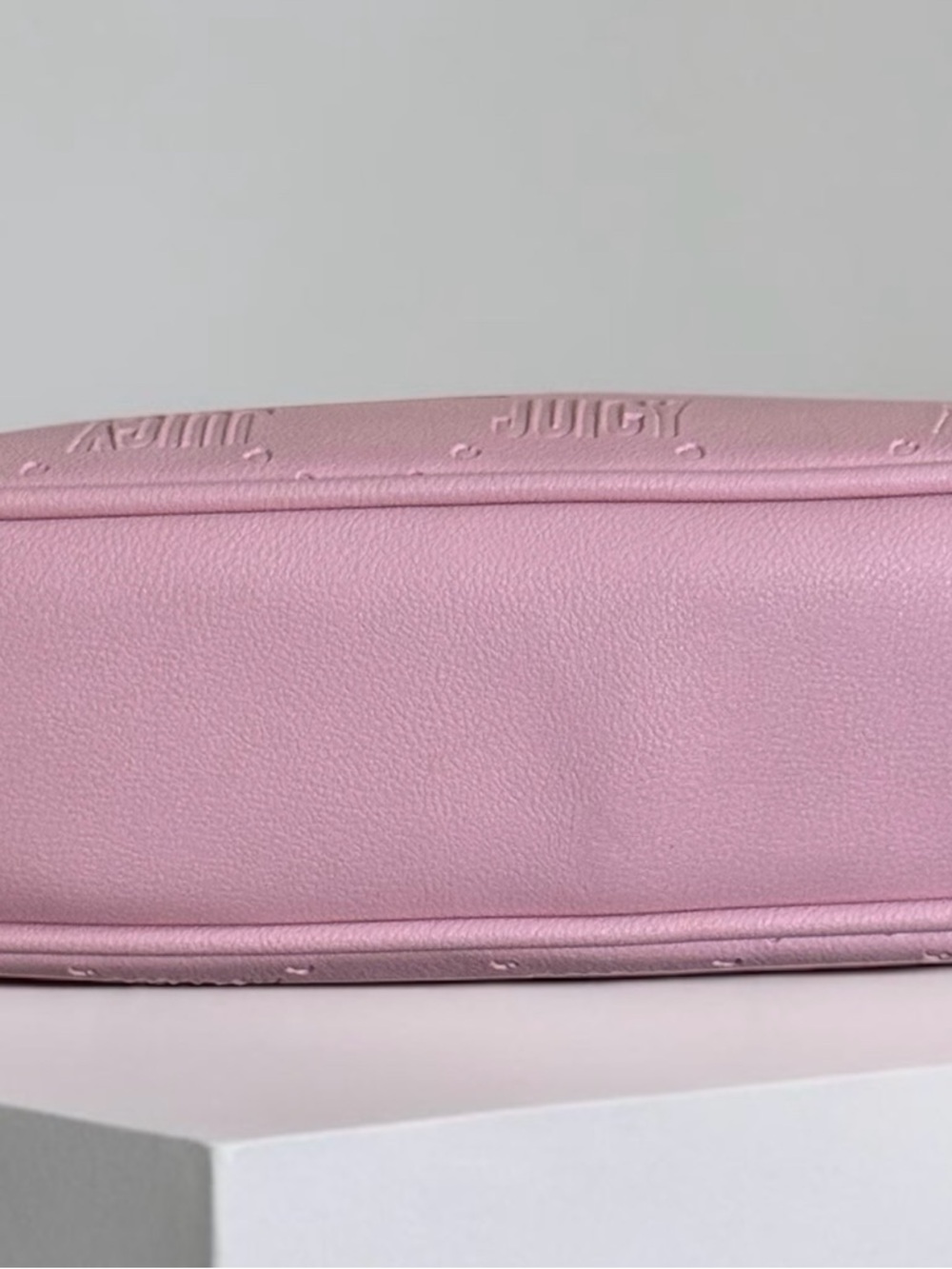 Juicy Couture Pink Embossed Leather Shoulder Bag with Gold Logo - Picture 5 of 12
